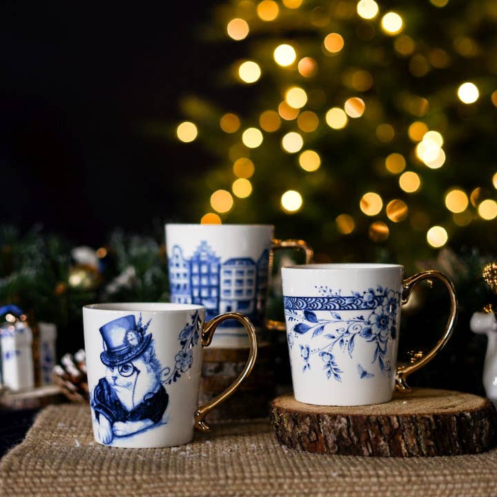 Tasse aus Fayence Gold