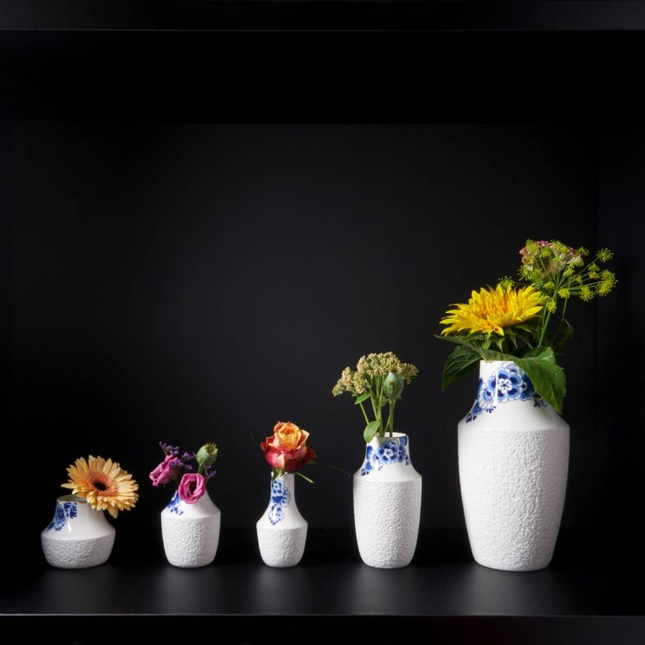 Blaue Blütenvase