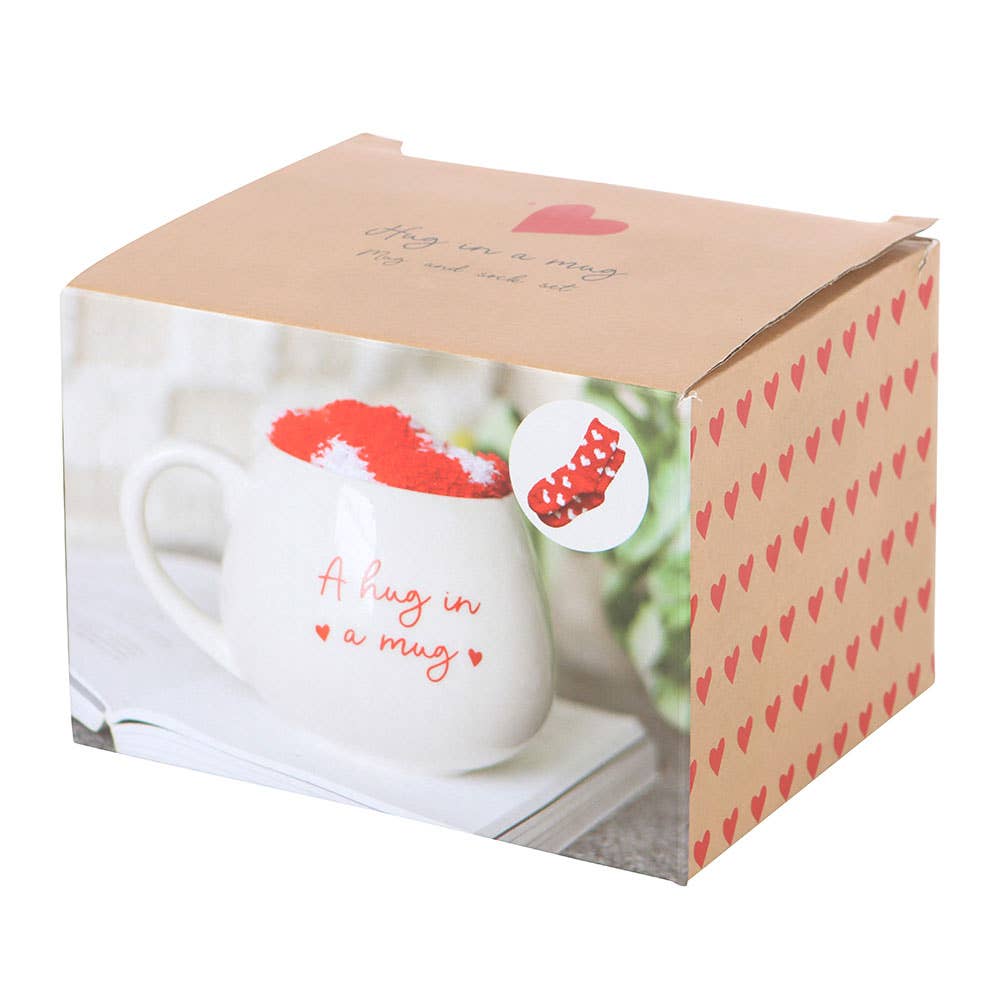 Hug in a Mug Set mit Herzmotiv und Socken