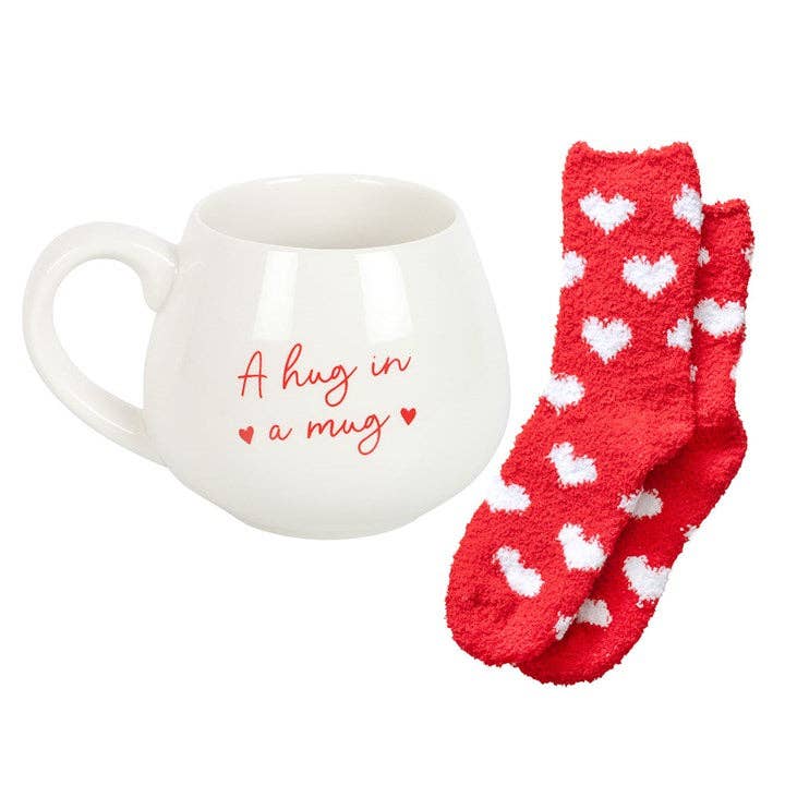 Hug in a Mug Set mit Herzmotiv und Socken