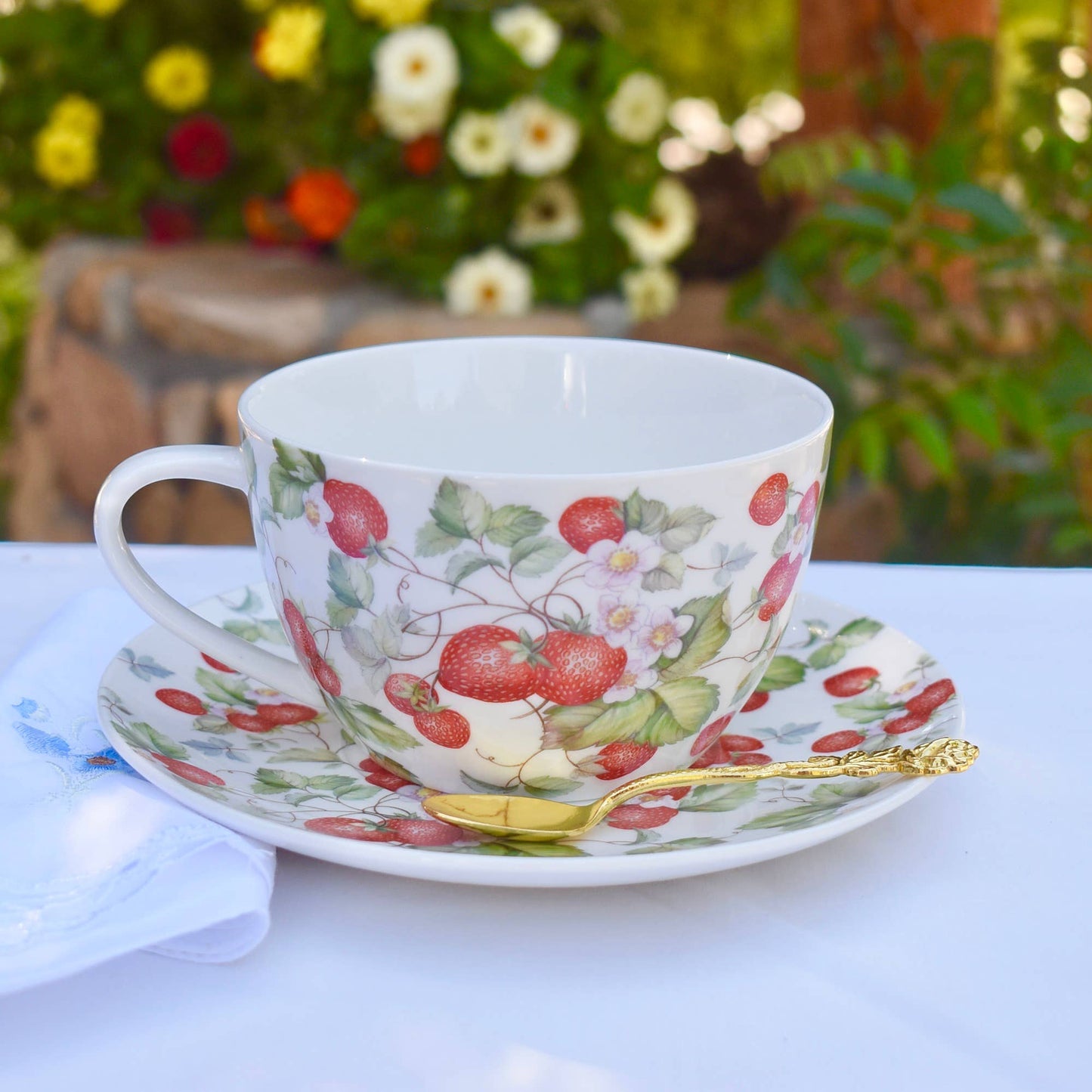 Farmers Market Jumbo-Tasse mit Untertasse, Erdbeere