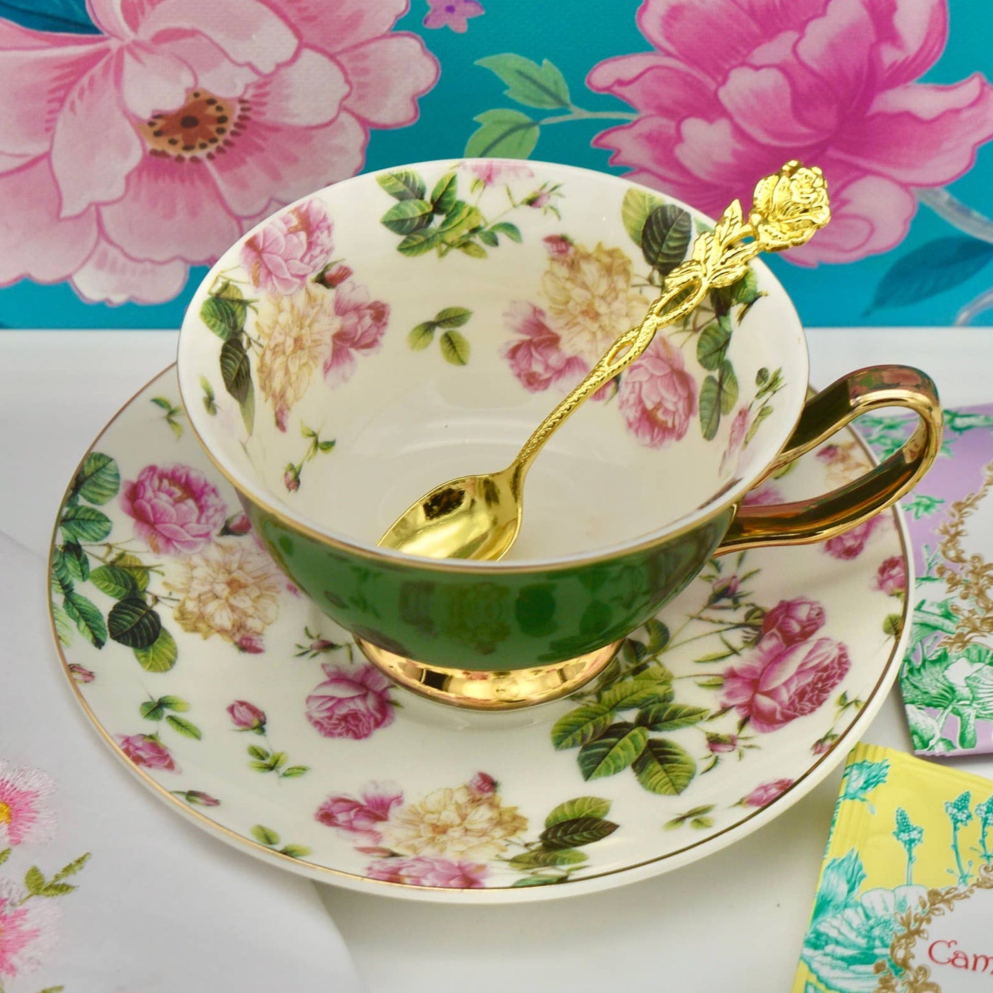 Vintage Teetasse und Untertasse Country Rose. Chintz Hunter
