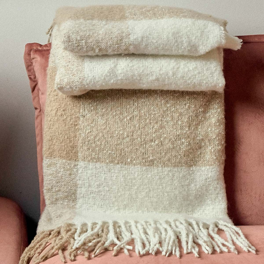 ALLORA Bouclé-Decke – Ecru & Beige