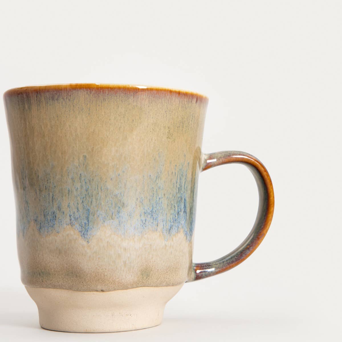Steinzeugbecher – Beige mit blauem Streifen | 400 ml