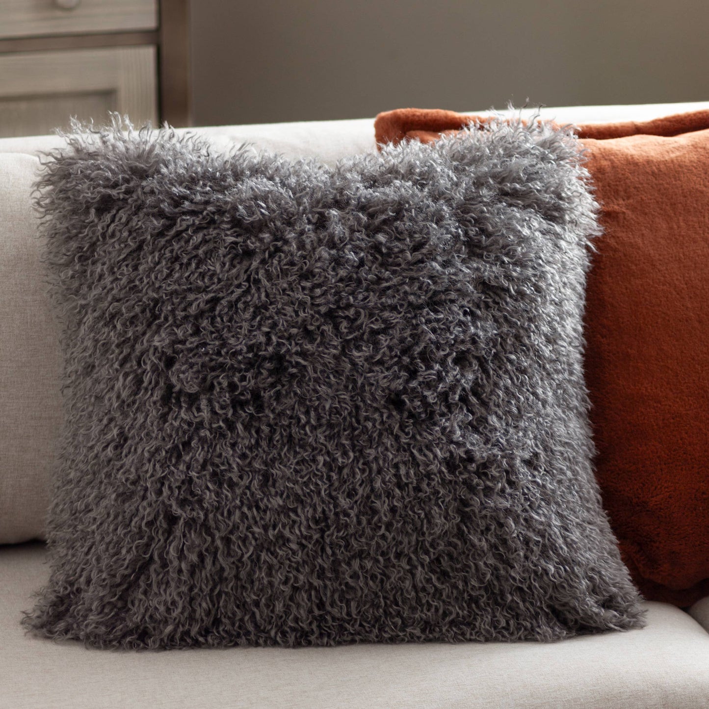 Kissen Rowan aus Kunstfell Taupe
