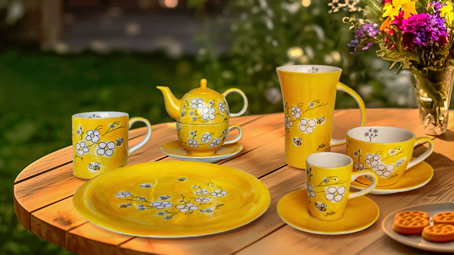 Tasse mit Untertasse Biene