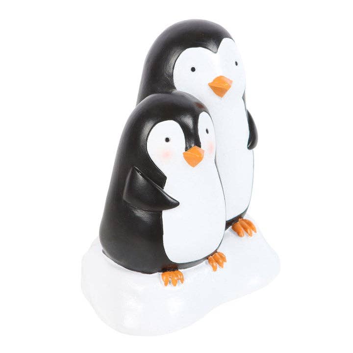 Winter-Dekoration mit Pinguinmotiv zum Kuscheln