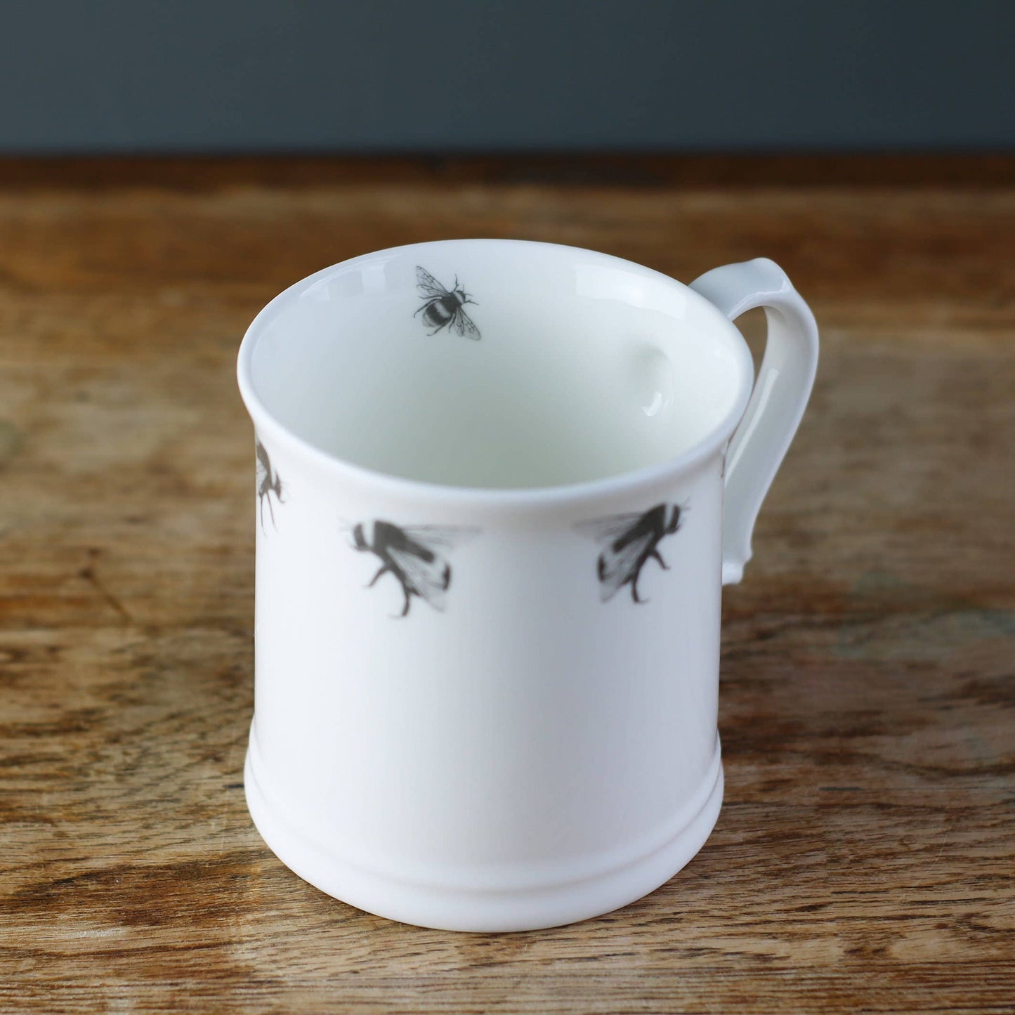 Becher Bumble & Bee aus feinem Porzellan
