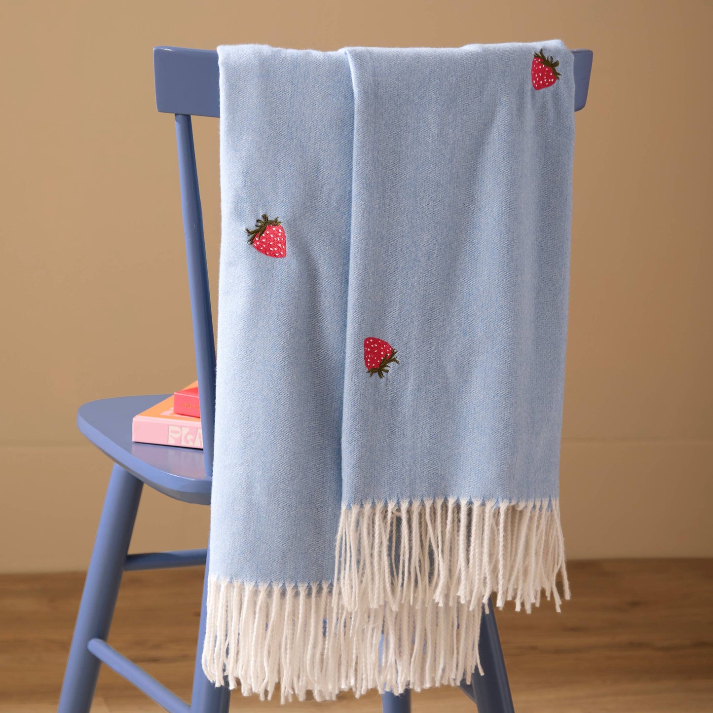Leichte bestickte Decke Beeren