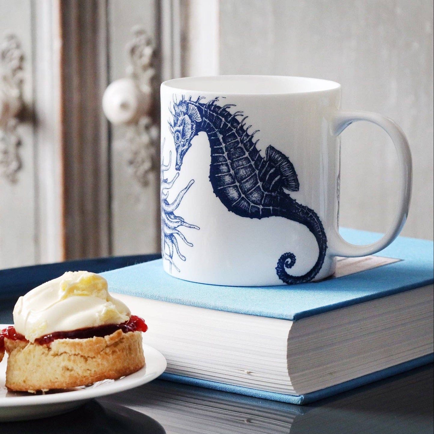 Jumbo Tasse  Seepferdchen Bone China