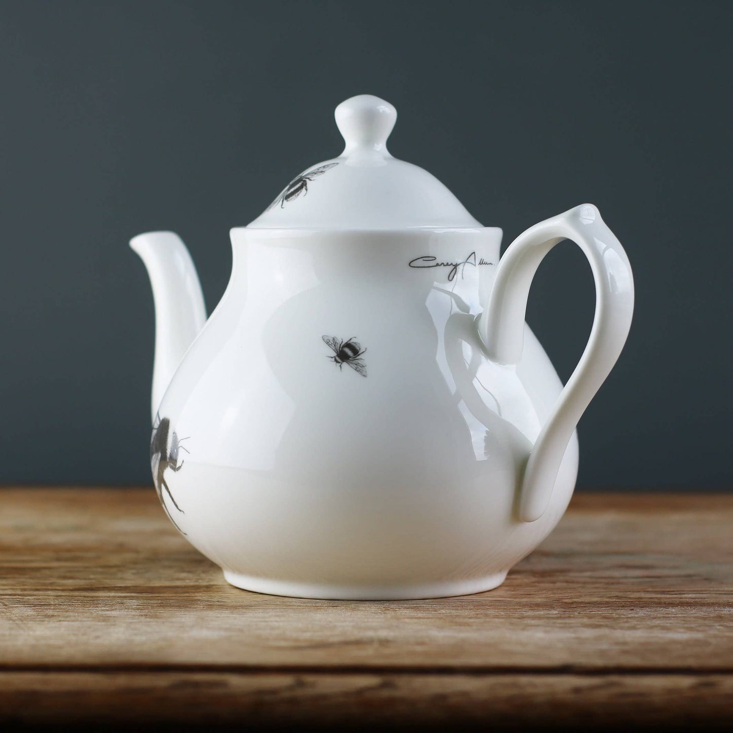 Bumble & Bee Teekanne aus feinem Knochenporzellan