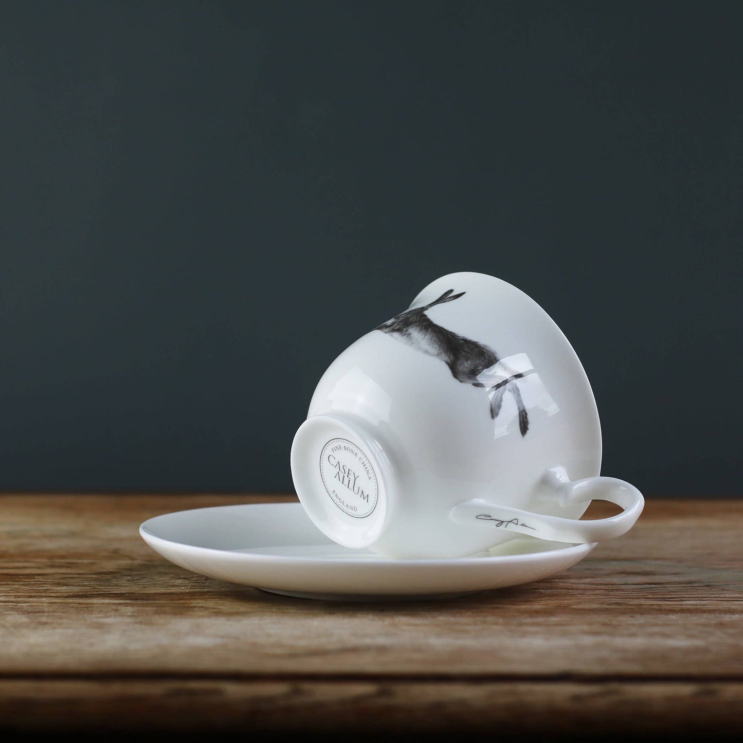 Running Hare Teetasse aus feinem Knochenporzellan mit Untertasse