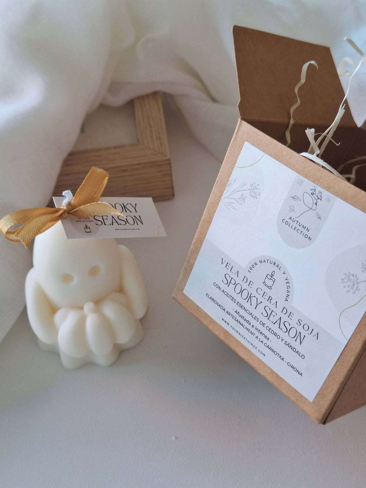 Dekorative Herbstkerze aus Sojawachs Geist mit Kürbis
