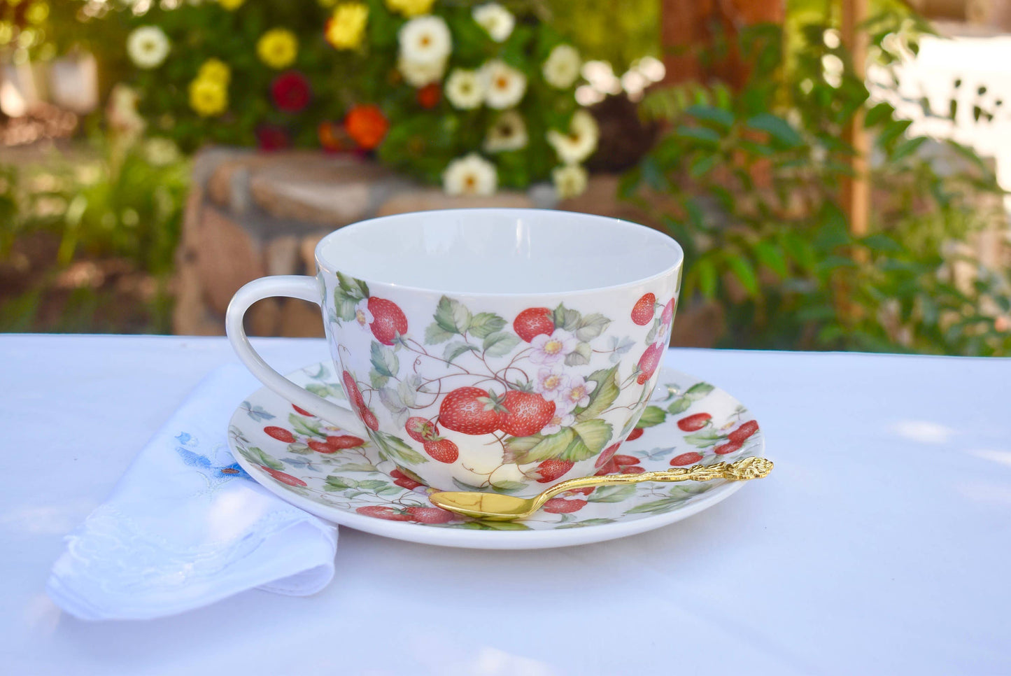 Farmers Market Jumbo-Tasse mit Untertasse, Erdbeere