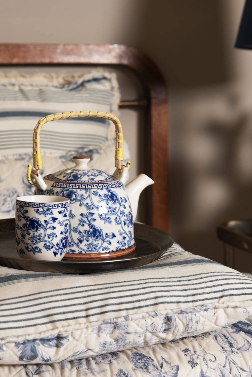 Teekanne mit Teesieb, TRADITION