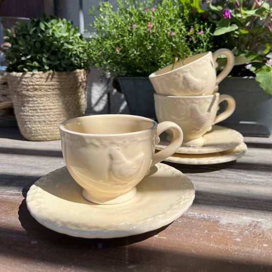 Tasse mit Untertasse 'Hühnchen'