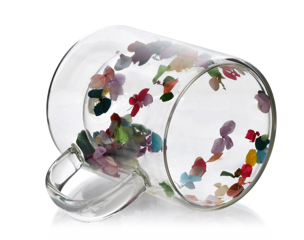 Doppelwandiger Glasbecher mit echten Trockenblumen