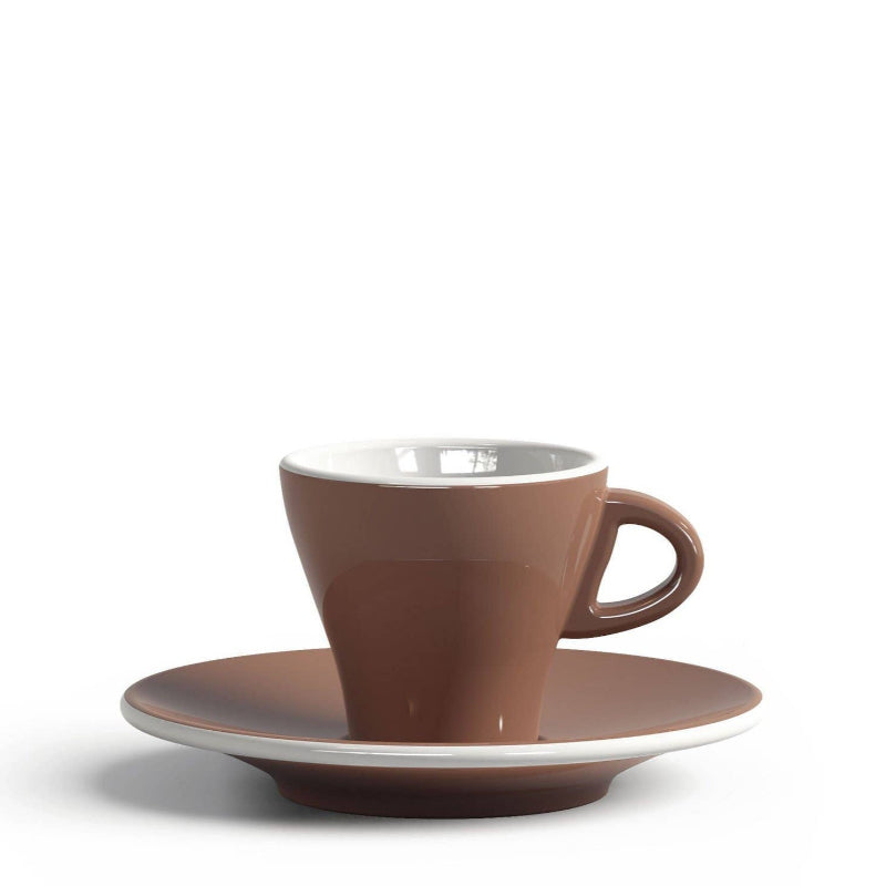 Tasse und Untertasse Hellbraun