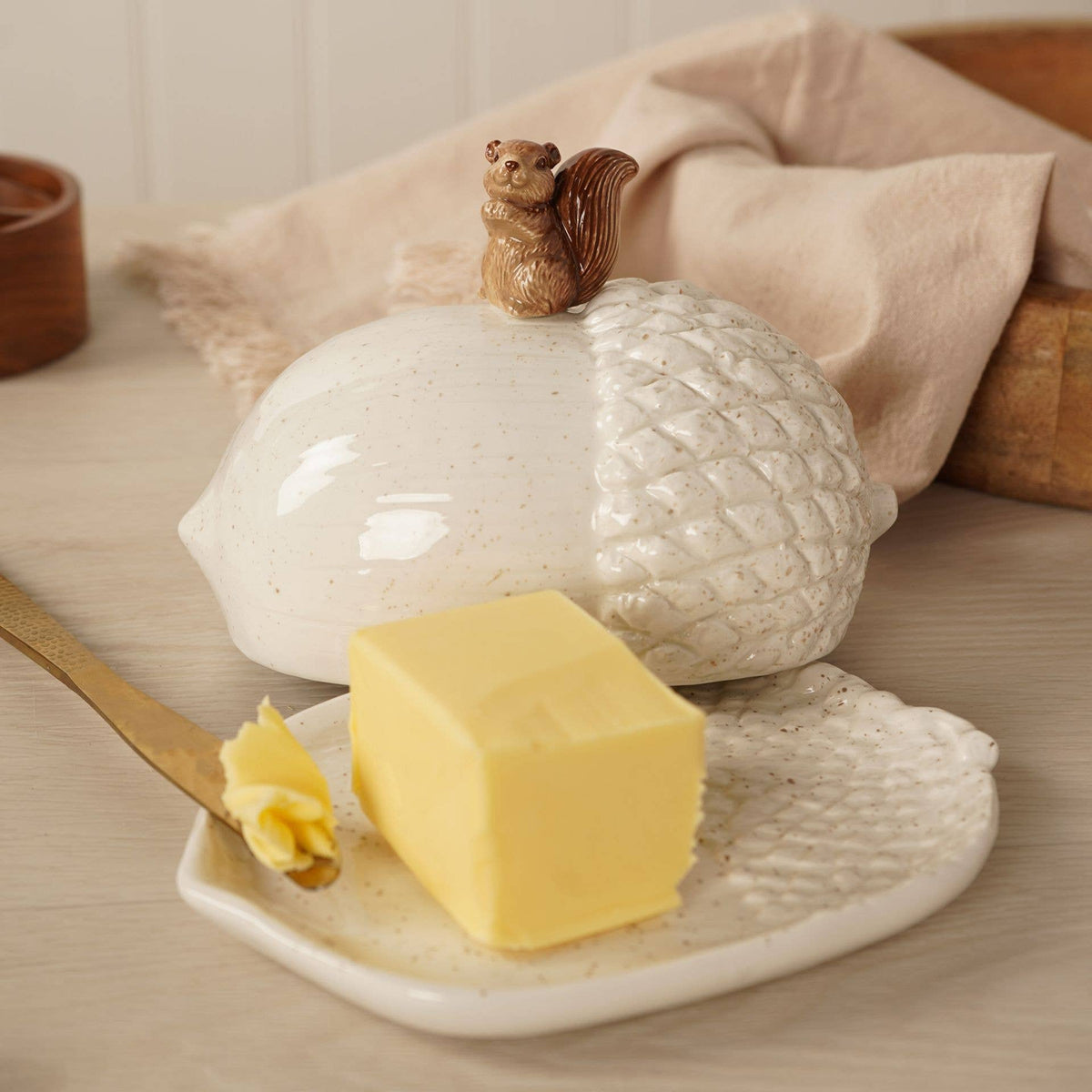 Country Living Butterdose mit Eichhörnchen