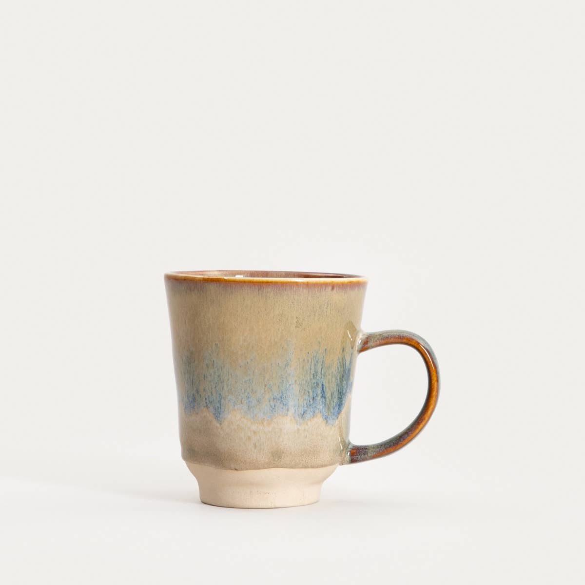 Steinzeugbecher – Beige mit blauem Streifen | 400 ml
