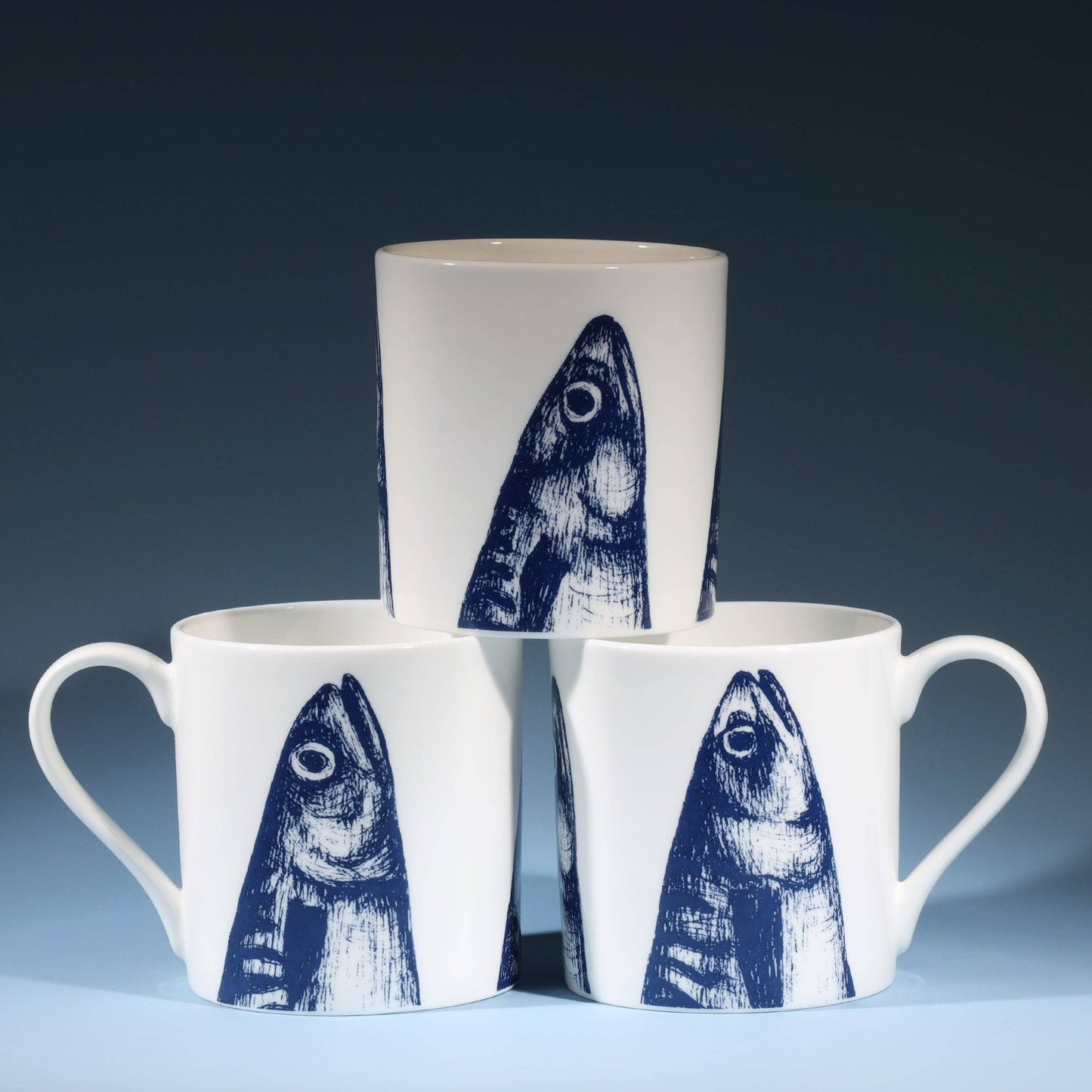 Tasse mit Makrelenkopf-Motiv Bone China