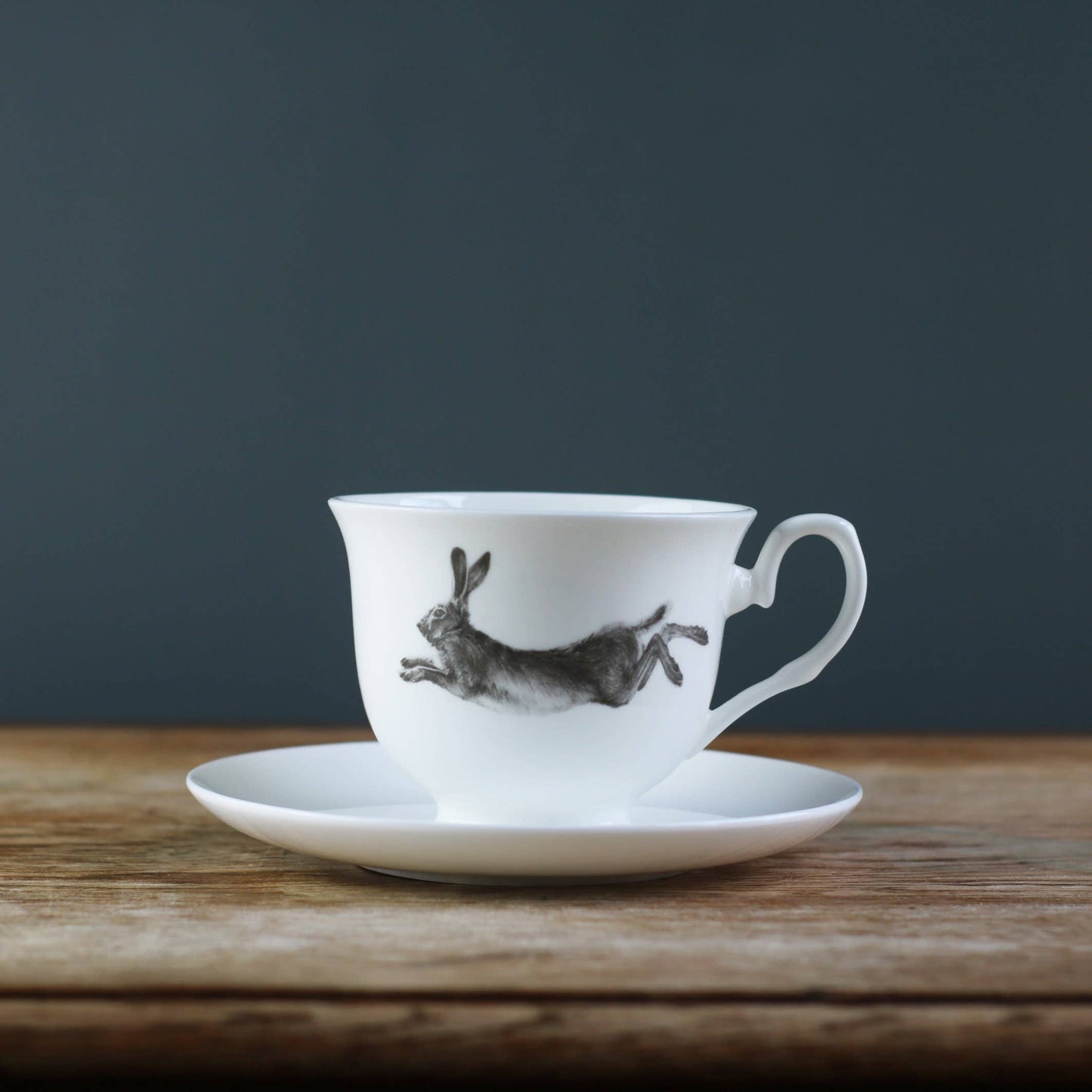 Running Hare Teetasse aus feinem Knochenporzellan mit Untertasse