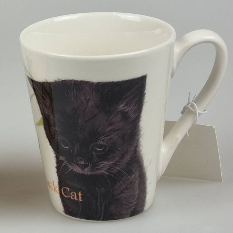 Tasse mit schwarzer Katze