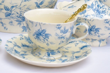 Vintage Teetasse und Untertasse BLU