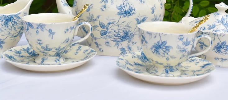 Vintage Teetasse und Untertasse BLU