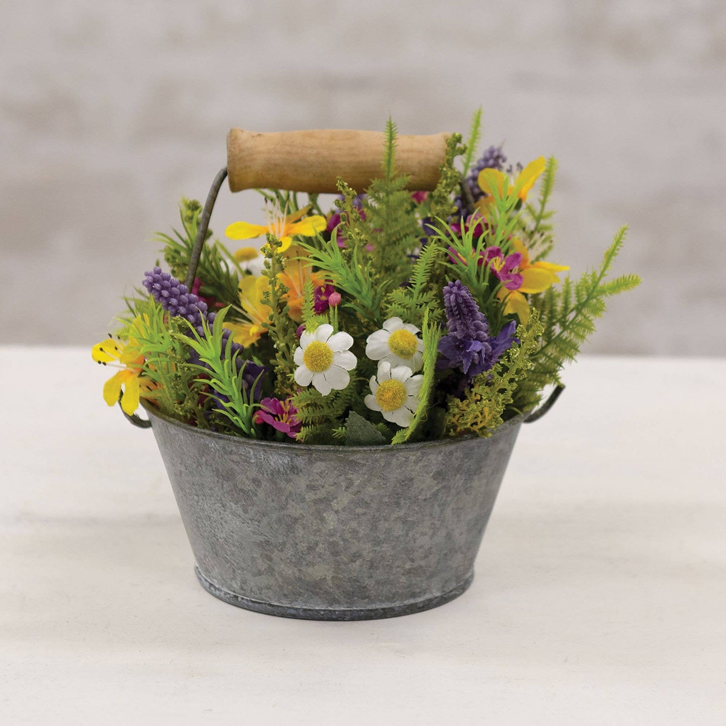 Halbkugel mit Wiesenblumen